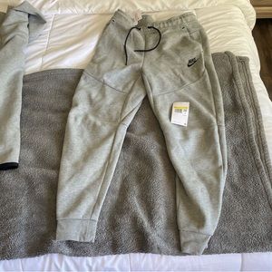 Nike tech fleece sweatpants